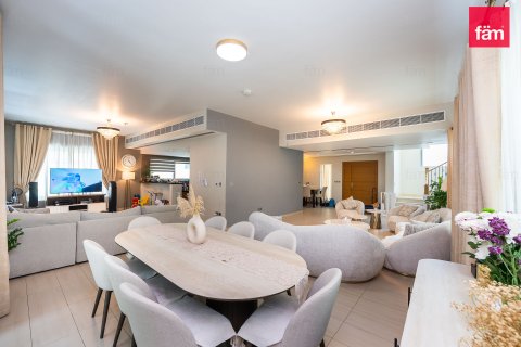 Jumeirah Park、Dubai、UAE にあるヴィラ販売中 4ベッドルーム、515.8 m2、No713233 - 写真 23