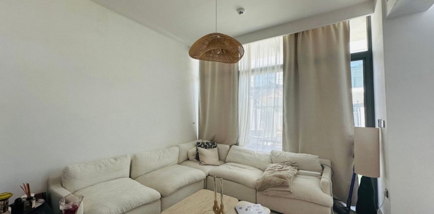 Villa asukohaga Dubai, AÜE: 3 magamistoaga, 128.6 m² Nr 713243