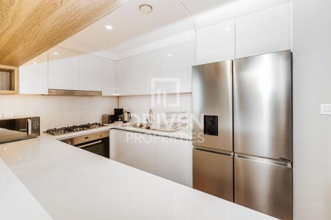 Lägenhet till försäljning i Zabeel, Dubai, UAE 3 sovrum, 170 kvm Nr. 683385 - fotografi 15