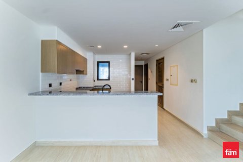 Rijtjeshuis te huur in Dubai, VAE 4 slaapkamers, 144 vr.m., nr 689442 - foto 4