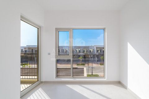Townhouse in DAMAC Hills (Akoya by DAMAC), Dubai, UAE 4 bedrooms, 216 sq.m. № 648658 - photo 1