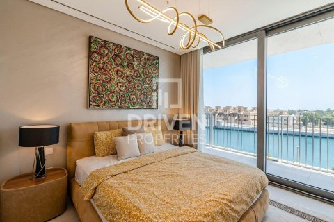 Apartment in Jumeirah, Dubai, UAE 4 bedrooms, 331.11 sq.m. № 745050 - photo 11