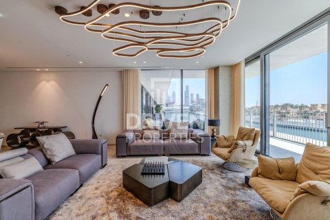 Apartment in Jumeirah, Dubai, UAE 4 bedrooms, 331.11 sq.m. № 745050 - photo 3