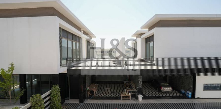 Huvila Al Barsha, Dubai, Arabiemiraatit 4 makuuhuonetta, 465 m2 № 642241