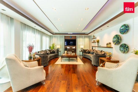 Vila u Dubai, UAE 5 spavaćih soba, 656.5 m2 Br. 644819 - fotografija 5