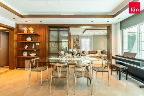 Vila u Dubai, UAE 5 spavaćih soba, 656.5 m2 Br. 644819 - fotografija 7