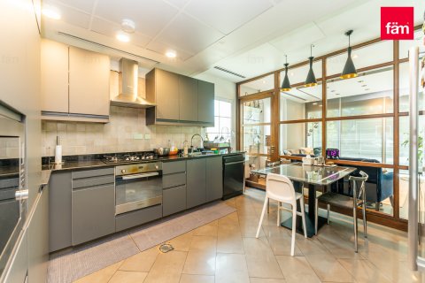 Vila u Dubai, UAE 5 spavaćih soba, 656.5 m2 Br. 644819 - fotografija 10
