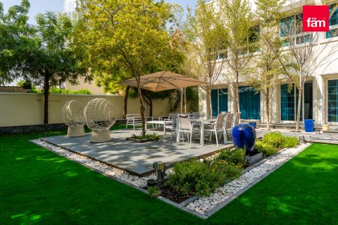 Vila u Dubai, UAE 5 spavaćih soba, 656.5 m2 Br. 644819 - fotografija 2