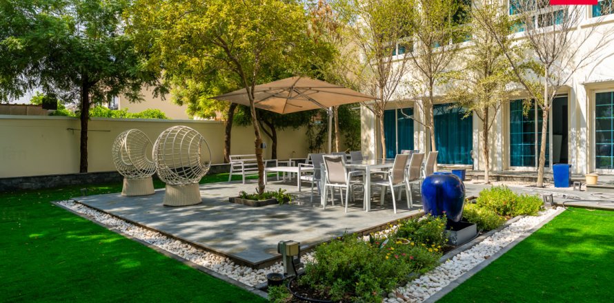 Villa in Dubai, VAE 5 slaapkamers, 656.5 vr.m. nr 644819