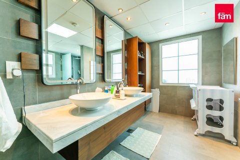Vila u Dubai, UAE 5 spavaćih soba, 656.5 m2 Br. 644819 - fotografija 22