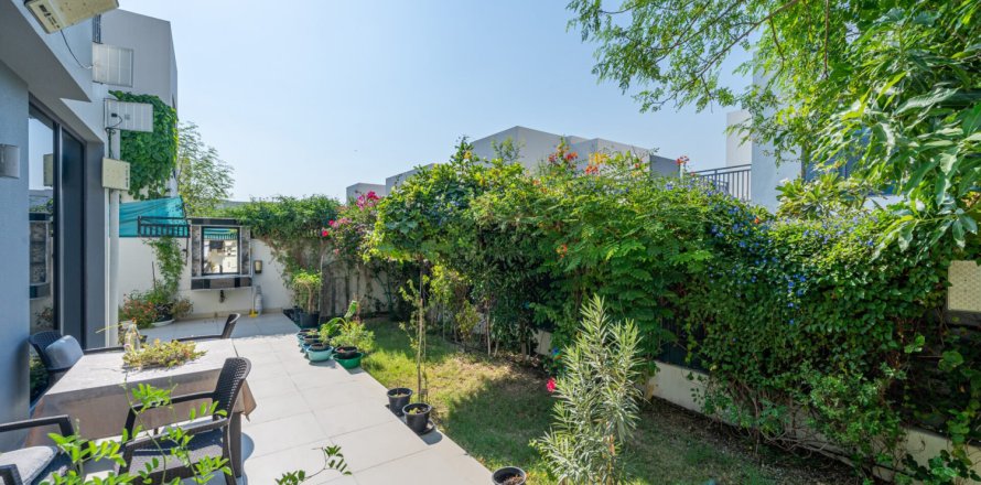 Villa en Dubai Hills Estate, Dubai, EAU 4 dormitorios, 271 m² № 710913