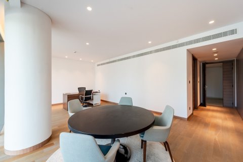 Apartment in Palm Jumeirah, Dubai, UAE 3 bedrooms, 896 sq.m. № 707737 - photo 11