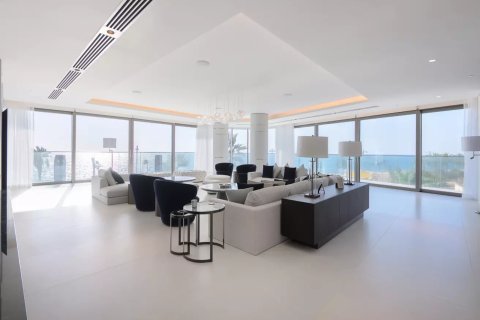Apartment in Palm Jumeirah, Dubai, UAE 5 bedrooms, 679 sq.m. № 707735 - photo 2