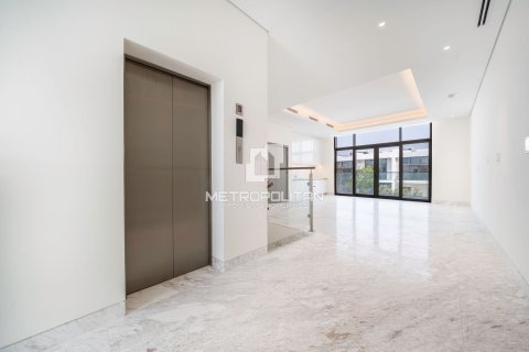 Villa en venta en Mohammed Bin Rashid City, Dubai, EAU 5 dormitorios, 793 m2 № 663653 - foto 5