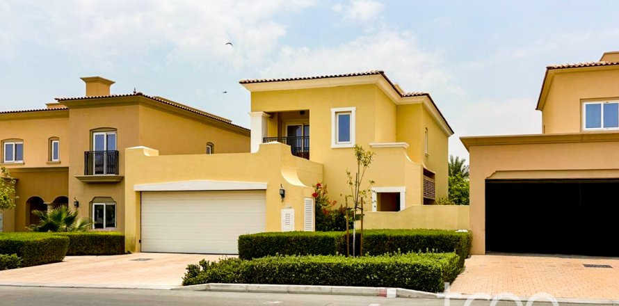 Huvila Dubai Land, Dubai, Arabiemiraatit 3 makuuhuonetta, 244.15 m2 № 761323