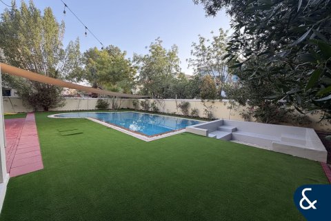 Villa para arrendamento em Jumeirah Village Triangle, Dubai, EAU 4 quartos, 689 m2 № 688915 - foto 3