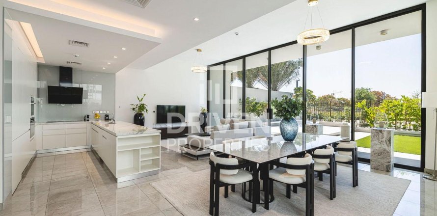 Radový dom v Mohammed Bin Rashid City, Dubai, SAE 4 spálne, 360.19 m2 č. 745286