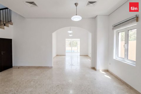וילה להשכרה ב Dubai, איחוד האמירויות  5 חדרי שינה, 561.1 מ"ר, מספר 758150 - תמונה 8