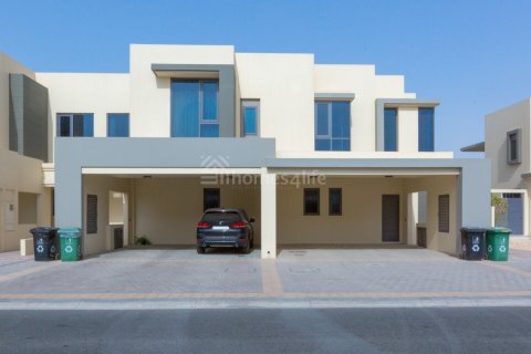 Вілла в Дубай Хилс Эстейт, Дубай, ОАЕ 4 спальні, 279м2 № 682469