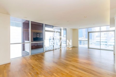 Apartment in City Walk, Dubai, UAE 2 bedrooms, 217 sq.m. № 655359 - photo 3