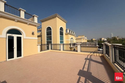 Villa te huur in Dubai, VAE 4 slaapkamers, 509.1 vr.m., nr 660364 - foto 22
