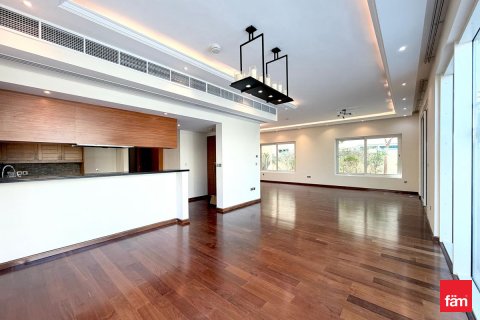 Villa te huur in Dubai, VAE 4 slaapkamers, 509.1 vr.m., nr 660364 - foto 3