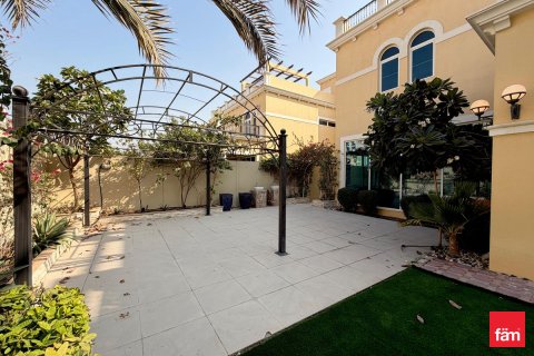 Villa te huur in Dubai, VAE 4 slaapkamers, 509.1 vr.m., nr 660364 - foto 29