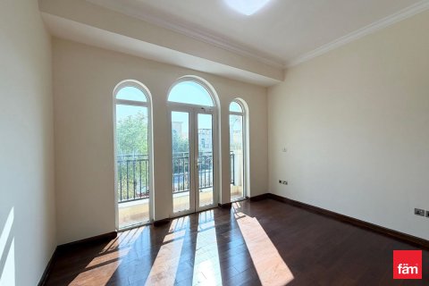 Villa te huur in Dubai, VAE 4 slaapkamers, 509.1 vr.m., nr 660364 - foto 17