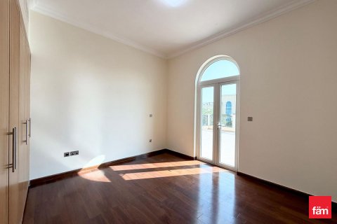 Villa te huur in Dubai, VAE 4 slaapkamers, 509.1 vr.m., nr 660364 - foto 20