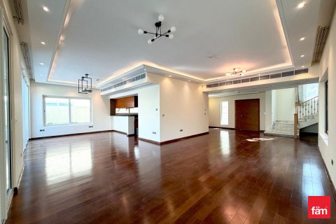 Villa te huur in Dubai, VAE 4 slaapkamers, 509.1 vr.m., nr 660364 - foto 2