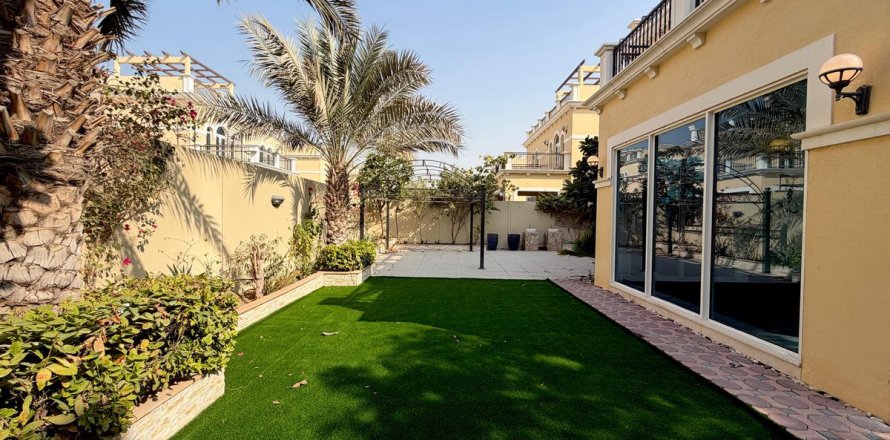 Villa in Dubai, VAE 4 slaapkamers, 509.1 vr.m. nr 660364