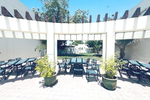Villa zur Miete in Jumeirah, Dubai, VAE 4 Schlafzimmer, 325.2 m2 Nr. 630199 - Foto 35