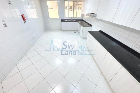 Villa zur Miete in Jumeirah, Dubai, VAE 4 Schlafzimmer, 325.2 m2 Nr. 630199 - Foto 8