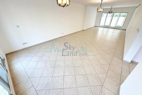 Villa zur Miete in Jumeirah, Dubai, VAE 4 Schlafzimmer, 325.2 m2 Nr. 630199 - Foto 10