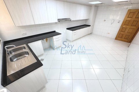 Villa zur Miete in Jumeirah, Dubai, VAE 4 Schlafzimmer, 325.2 m2 Nr. 630199 - Foto 7