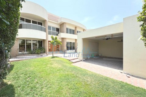 Villa zur Miete in Jumeirah, Dubai, VAE 4 Schlafzimmer, 325.2 m2 Nr. 630199 - Foto 1