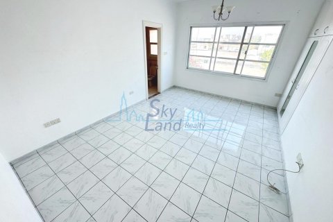 Villa zur Miete in Umm Suqeim, Dubai, VAE 4 Schlafzimmer, 325.2 m2 Nr. 630197 - Foto 19