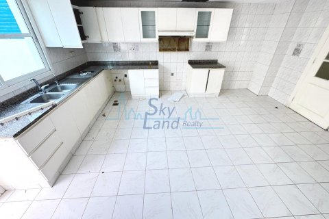 Villa zur Miete in Umm Suqeim, Dubai, VAE 4 Schlafzimmer, 325.2 m2 Nr. 630197 - Foto 6