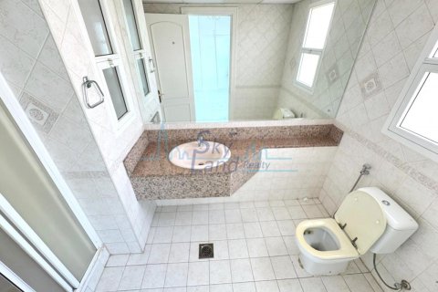 Villa zur Miete in Umm Suqeim, Dubai, VAE 4 Schlafzimmer, 325.2 m2 Nr. 630197 - Foto 20