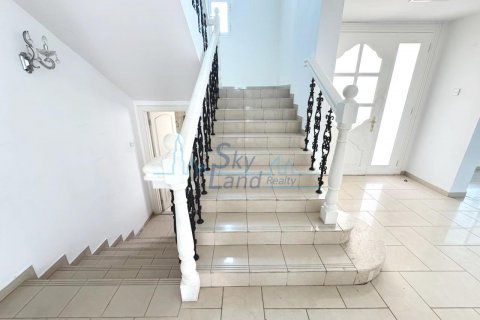 Villa zur Miete in Umm Suqeim, Dubai, VAE 4 Schlafzimmer, 325.2 m2 Nr. 630197 - Foto 9