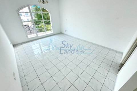 Villa zur Miete in Umm Suqeim, Dubai, VAE 4 Schlafzimmer, 325.2 m2 Nr. 630197 - Foto 23