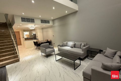 Townhouse in Dubai, UAE 2 bedrooms, 97.3 sq.m. № 633792 - photo 2