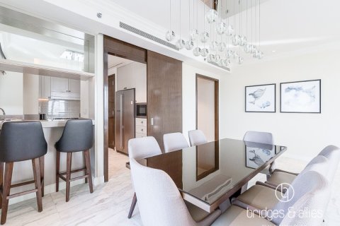 Apartament de închiriat în Downtown Dubai (Downtown Burj Dubai), Dubai, EAU 3 dormitoare, 189.9 mp. №669143 - poză 23