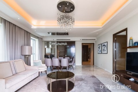 Apartament de închiriat în Downtown Dubai (Downtown Burj Dubai), Dubai, EAU 3 dormitoare, 189.9 mp. №669143 - poză 11