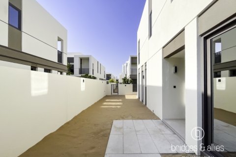 Villa til leie i Dubai, Emiratene 4 soverom, 233 kvm Nr. 669146 - Foto 14