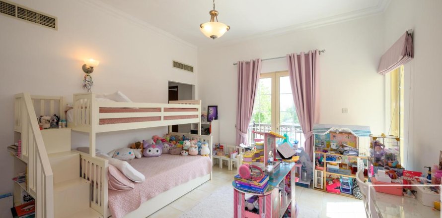 Villa i Jumeirah Islands, Dubai, Emiratene 4 soverom, 988.3 kvm nr. 747444