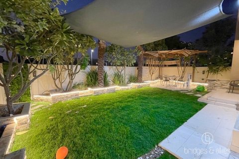 Vilă de închiriat în Dubai Hills Estate, Dubai, EAU 4 dormitoare, 302.3 mp. №669131 - poză 12