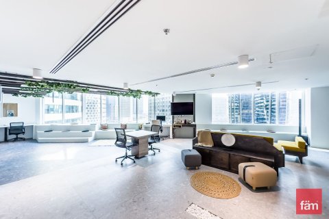 Office in Business Bay, Dubai, UAE 111.2 sq.m. № 647631 - photo 3