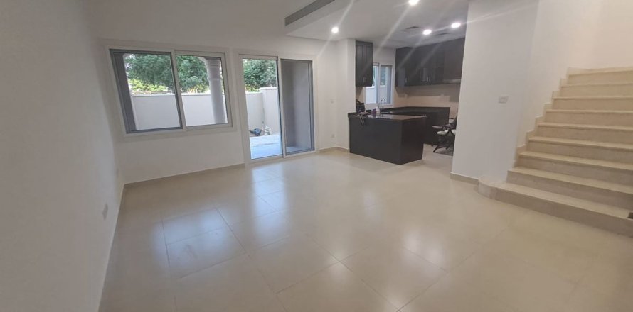 Townhouse in Dubai, UAE 2 bedrooms, 172.5 sq.m. № 647632