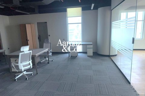 Office in Jumeirah Lake Towers, Dubai, UAE 193 sq.m. № 751521 - photo 16